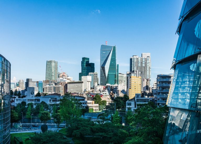 Découvrez l’incroyable spectacle futuriste et dégustez un repas…