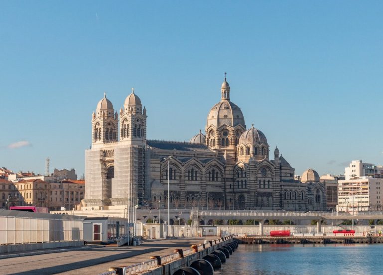 Découvrez la majestueuse Basilique Notre-Dame de la Garde…