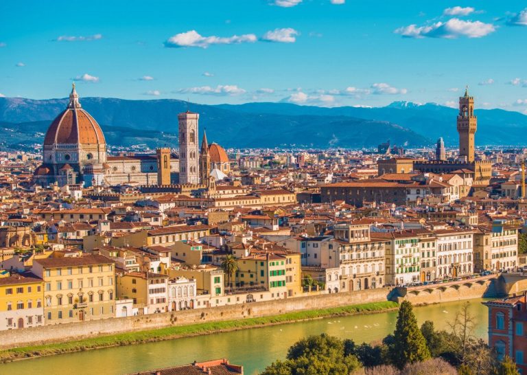 Découvrez le Calcio Storico à Florence : l’incroyable…