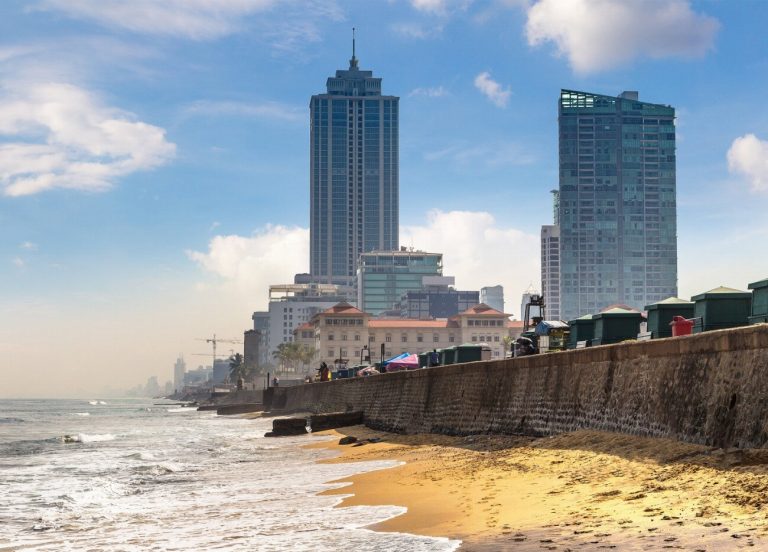 Découvrez le Temple de Gangaramaya à Colombo :…