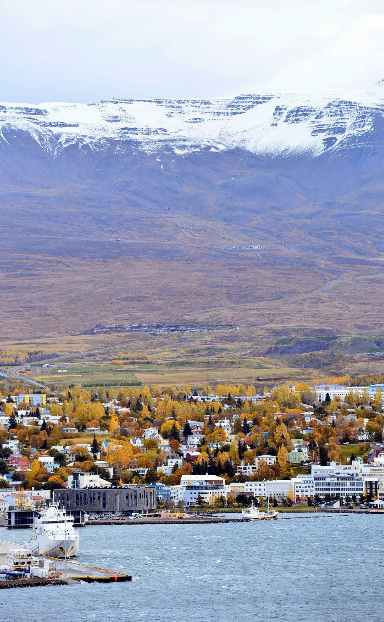Découvrez les bains naturels d’Akureyri : un oasis de détente…