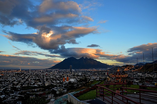 Explorez les mystères des pyramides millénaires de Mexico