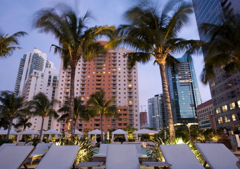 Plongez dans l’effervescence de Miami : Paradis des…